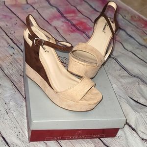 Light brown and dark brown strap around ankle wedges fit more like 8.5